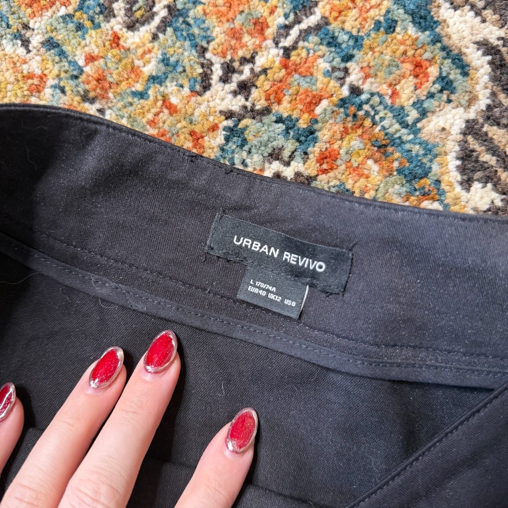 Urban revivo Black bubble Skirt - Picture 2 of 2